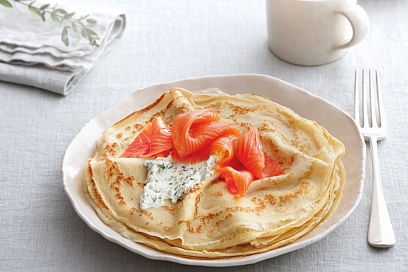 Pancakes with salmon and tartare cream cheese